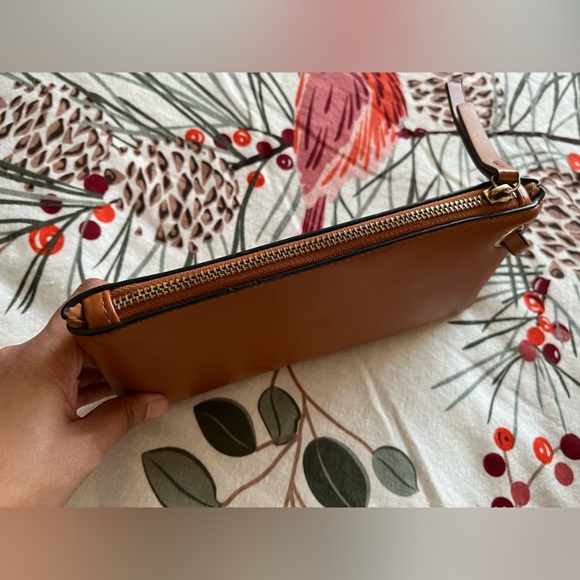 Cognac Wristlet with clip holder - Picture 3 of 4